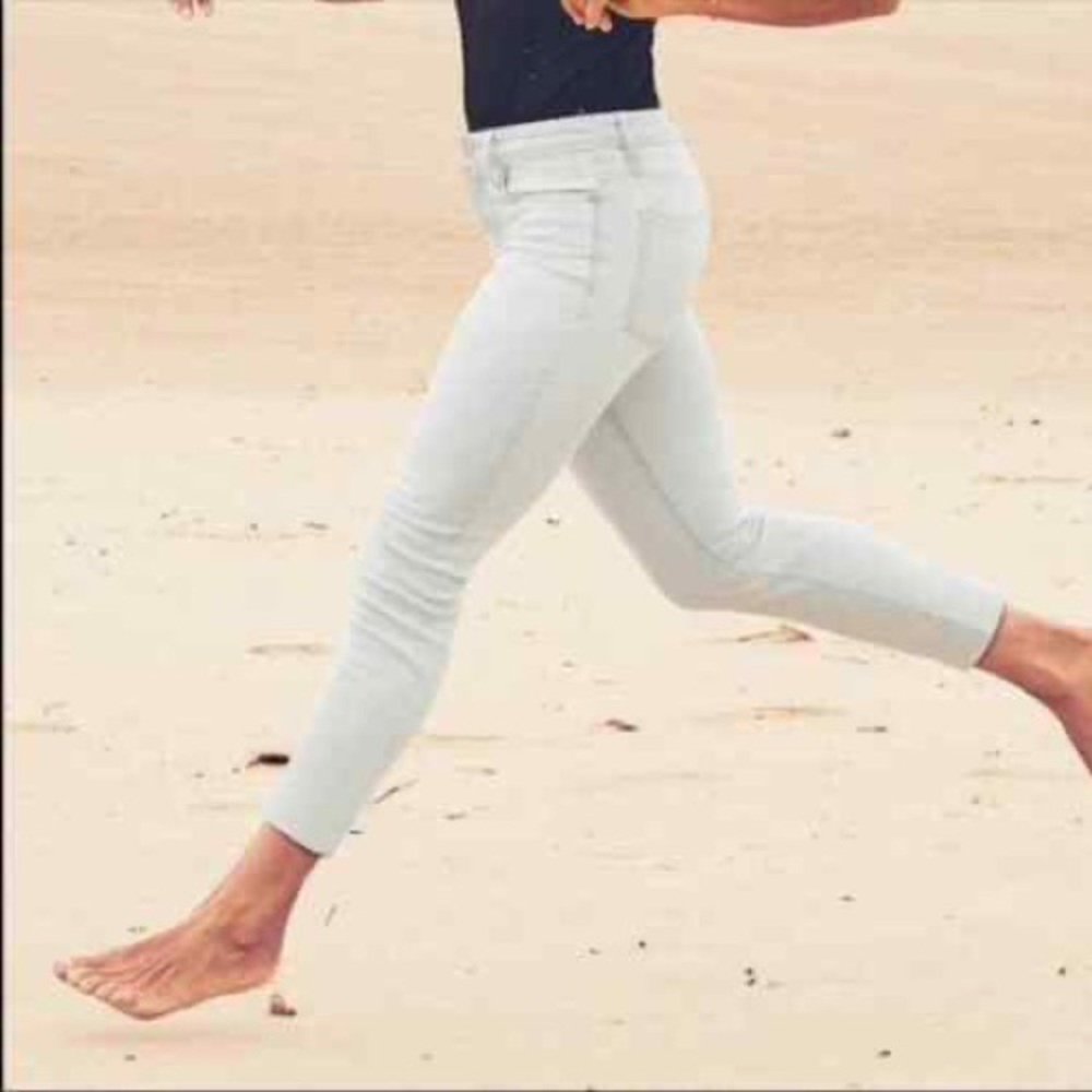NWT Athleta sculptek skinny crop jean glacier wash